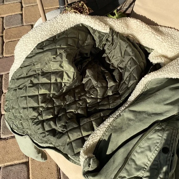 Hollister Jacket - Picture 6 of 8